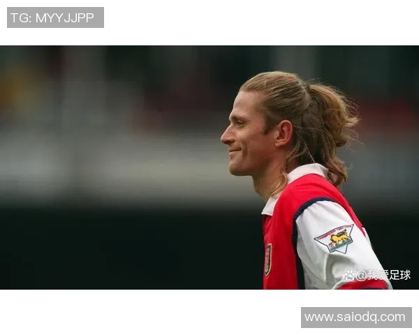 古老足球传奇人物头像再现昔日风采展现经典瞬间与永恒记忆